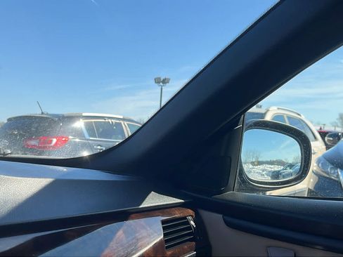 Used 2011 BMW 335i Convertible w/ Premium Pkg image 17