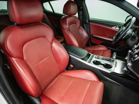 Used 2020 Kia Stinger GT1 image 21