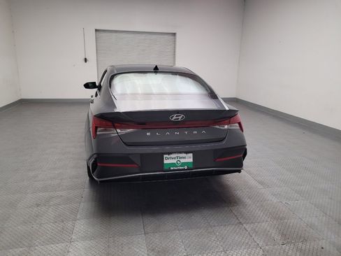 Used 2025 Hyundai Elantra SEL FWD image 6