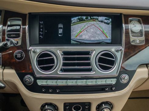 Used 2019 Rolls-Royce Wraith RWD image 42