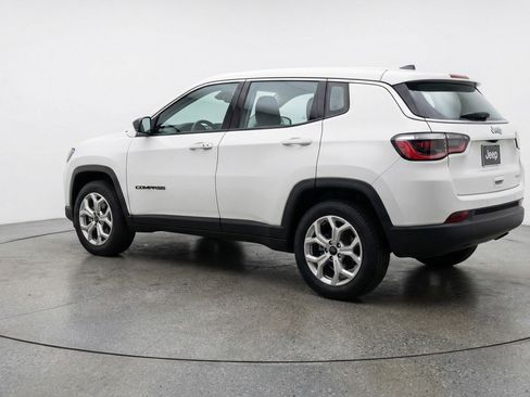 Used 2025 Jeep Compass Latitude image 6