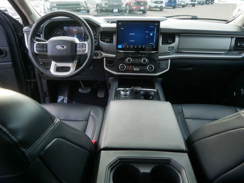 Used 2024 Ford Expedition Max XLT image 21