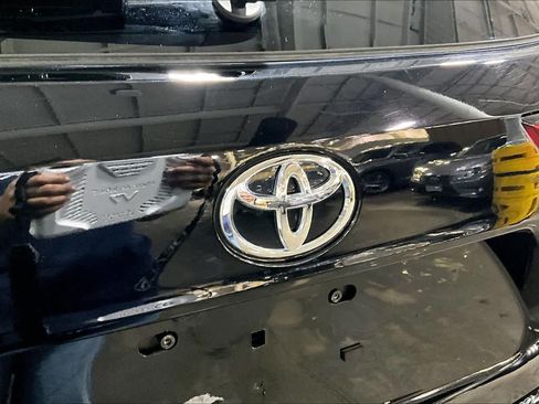Used 2023 Toyota Highlander XLE AWD/4WD image 31