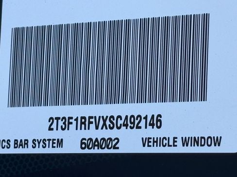 Certified 2025 Toyota RAV4 LE image 31