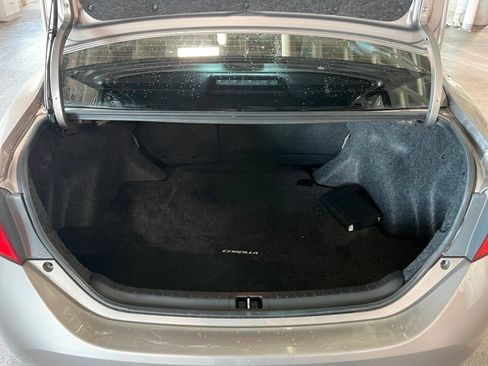 Used 2016 Toyota Corolla LE FWD image 10
