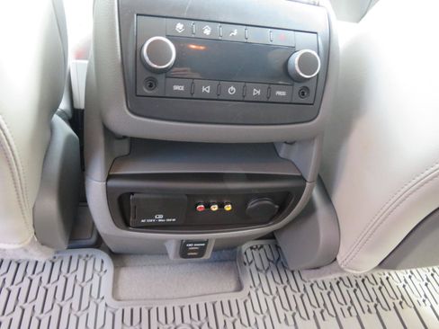 Used 2015 Chevrolet Traverse LT AWD/4WD image 9