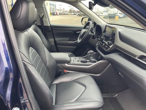 Used 2022 Toyota Highlander XLE image 15