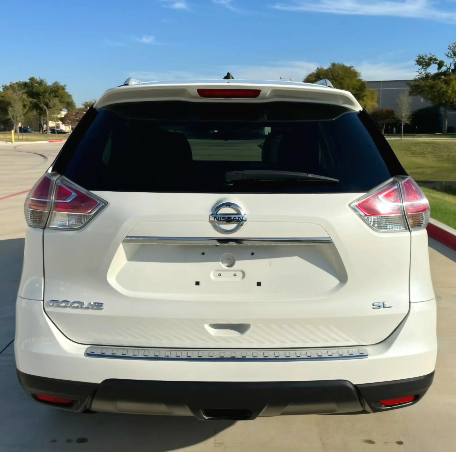 Used 2015 Nissan Rogue SL w/ SL Premium Package FWD image 10