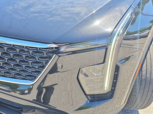 Used 2025 Cadillac XT4 Premium Luxury FWD image 28