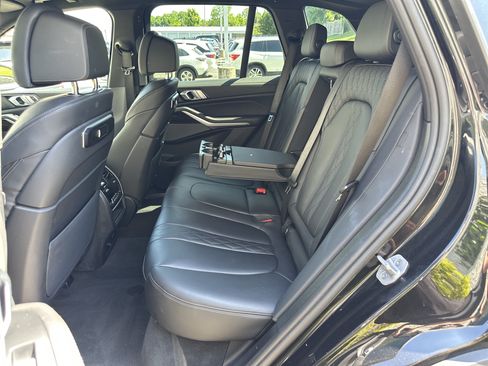 Used 2025 BMW X5 xDrive50e AWD/4WD image 34
