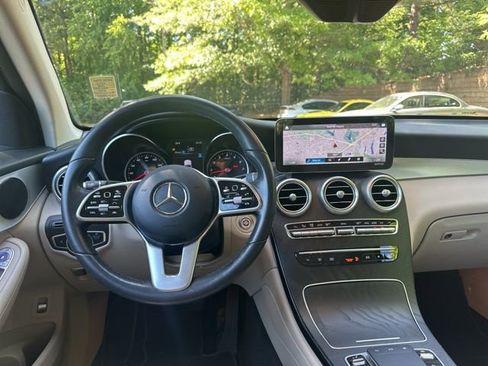 Used 2022 Mercedes-Benz GLC 300 image 11