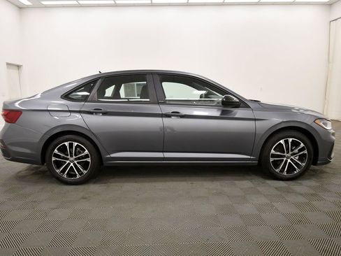 Used 2025 Volkswagen Jetta Sport FWD image 9