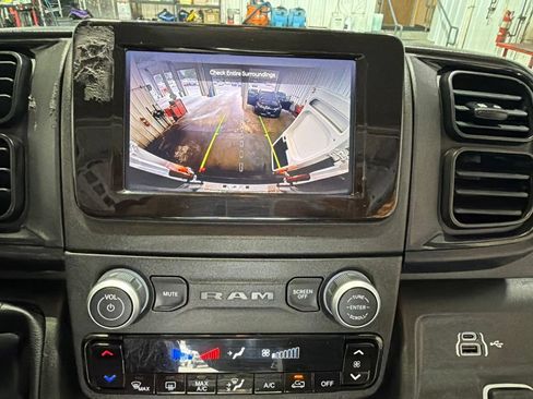Used 2025 RAM ProMaster 2500 w/ Convenience Group FWD image 16