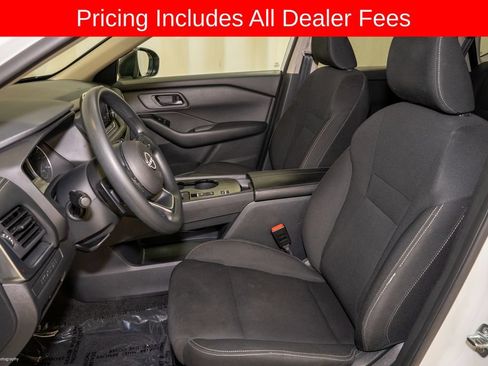Used 2024 Nissan Rogue S FWD image 9