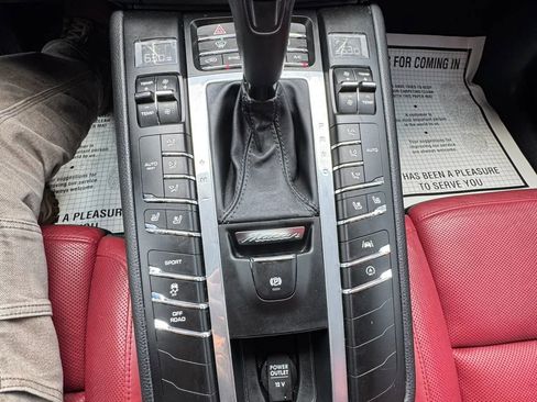 Used 2019 Porsche Macan image 35