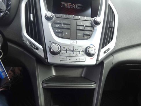 Used 2017 GMC Terrain SLE image 16