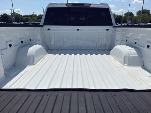 Used 2022 Chevrolet Silverado 1500 RST w/ Convenience Package II AWD/4WD image 9