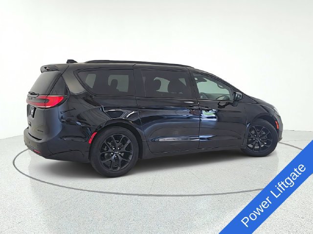 Used 2025 Chrysler Pacifica Limited FWD image 6