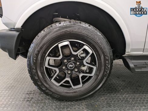 Used 2025 Ford Bronco Outer Banks AWD/4WD image 8