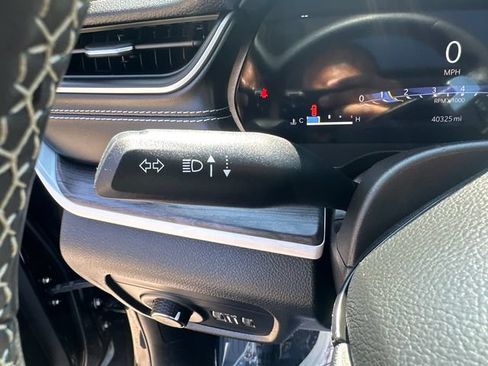 Used 2023 Jeep Grand Cherokee L Limited AWD/4WD image 39