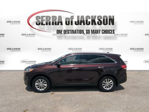 Used 2016 Kia Sorento FWD w/ LX Convenience Package image 5