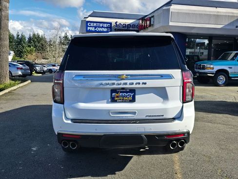 Used 2023 Chevrolet Suburban Premier image 4