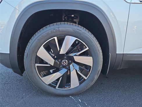 New 2026 Volkswagen Atlas Cross Sport SE image 10