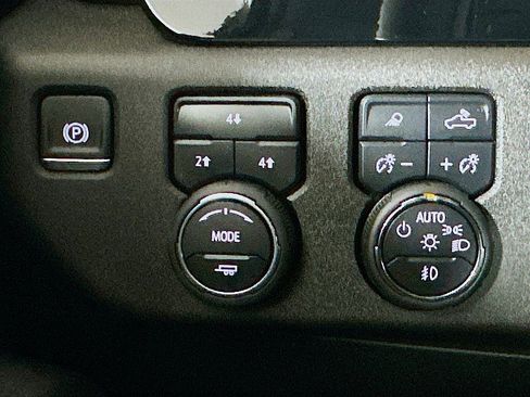 Used 2025 Chevrolet Silverado 3500 LT w/ Safety Package image 10