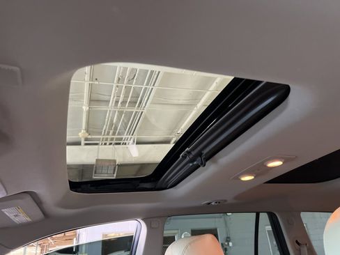 Used 2013 Buick Enclave Leather image 9