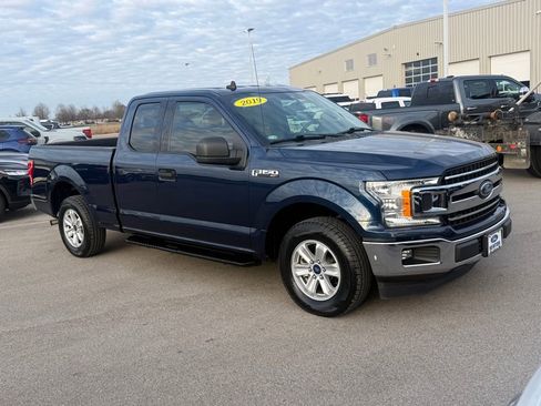 Used 2019 Ford F150 XLT image 2