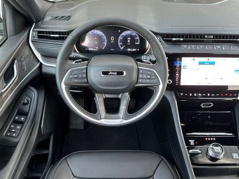 New 2026 Jeep Grand Cherokee Limited w/ Limited Altitude Package AWD/4WD image 14
