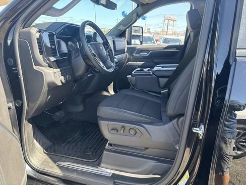 Used 2025 Chevrolet Silverado 2500 LT w/ Convenience Package AWD/4WD image 17