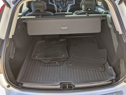 Certified 2023 Volvo XC60 B5 Plus AWD/4WD image 26