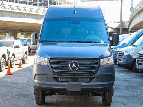 Used 2024 Mercedes-Benz Sprinter 3500 image 2
