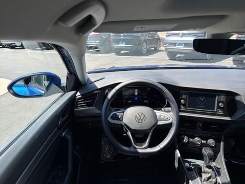 Certified 2023 Volkswagen Jetta SE w/ Panoramic Sunroof Package FWD image 16