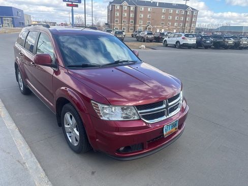 Used 2011 Dodge Journey Mainstreet w/ Popular Equipment Group image 2