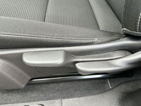 Used 2024 Chevrolet Colorado LT RWD image 14