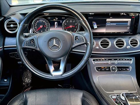 Used 2018 Mercedes-Benz E 300 image 5