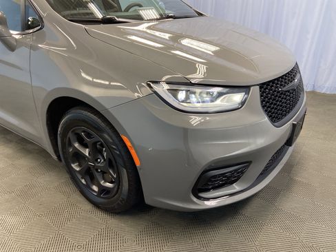 Used 2022 Chrysler Pacifica Limited w/ S Appearance Package image 54