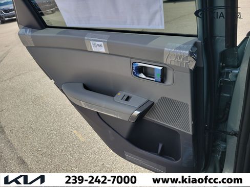 New 2027 Kia Seltos S FWD image 13