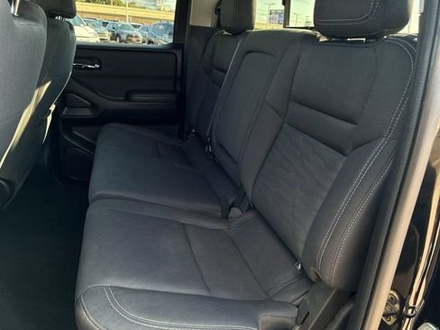 Used 2023 Nissan Frontier SV w/ SV Convenience Package RWD image 10