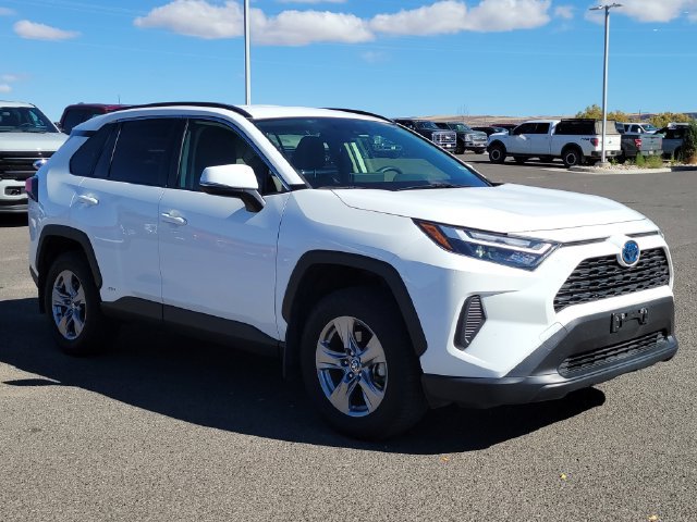 Used 2023 Toyota RAV4 XLE w/ XLE Grade Weather Package AWD/4WD image 4