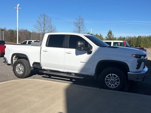 Used 2023 Chevrolet Silverado 2500 LT image 4