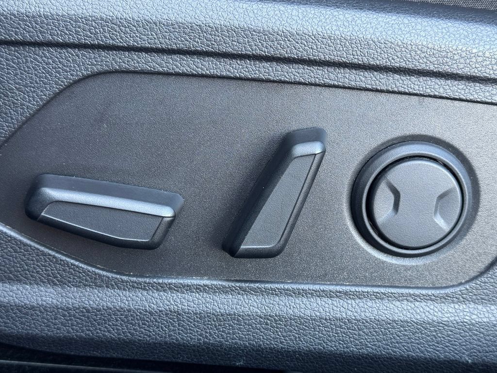 Used 2025 Hyundai Sonata SEL FWD image 22