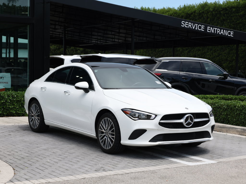 Used 2023 Mercedes-Benz CLA 250 4MATIC w/ Premium Package image 2
