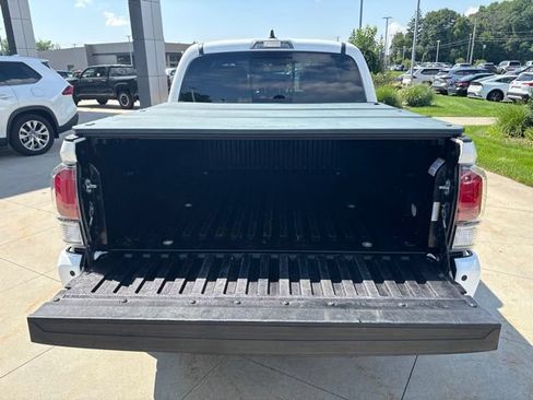 Used 2021 Toyota Tacoma Limited AWD/4WD image 30