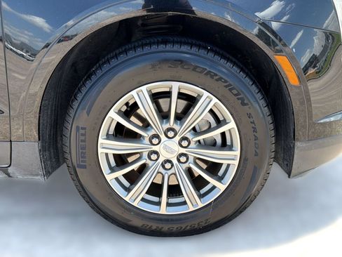 Used 2017 Cadillac XT5 Luxury FWD image 10
