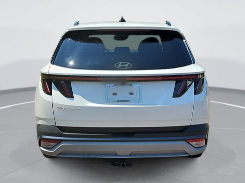 Certified 2025 Hyundai Tucson Limited FWD image 6