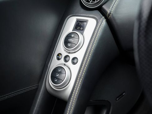 Used 2013 McLaren MP4-12C Spider image 28