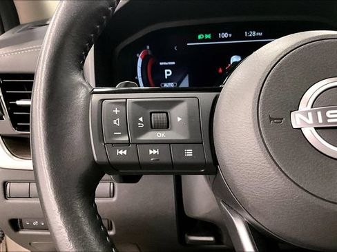 Used 2024 Nissan Rogue Platinum AWD/4WD image 27